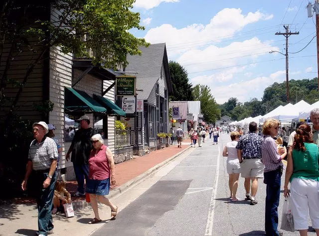 dillsboro-north-carolina-s-pocket-sized-mountain-paradise-where-art-and-adventure-collide-image-2