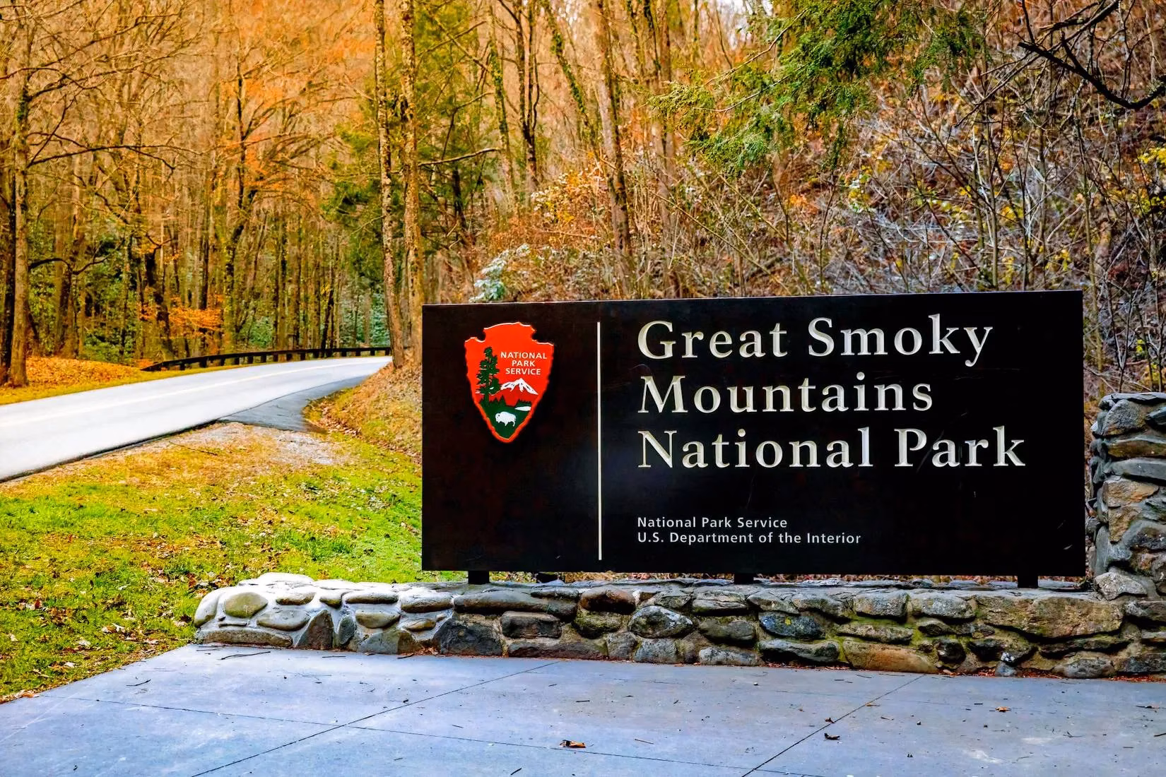 how-the-2025-government-shutdown-drained-the-great-smoky-mountains-by-millions-daily-image-1