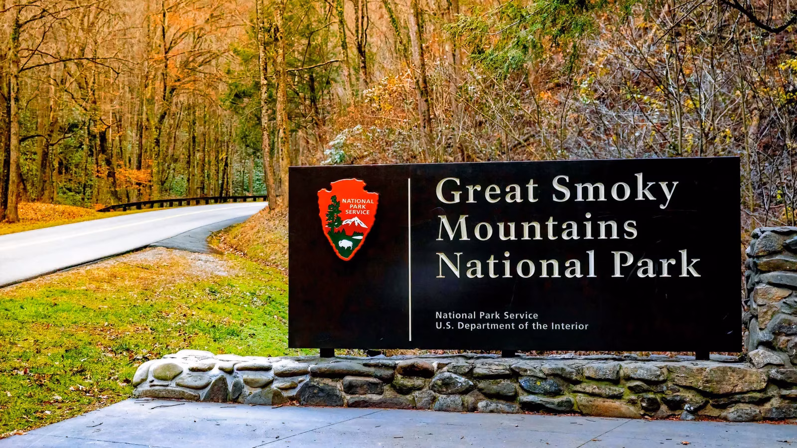 local-groups-reopen-great-smoky-mountains-national-park-during-government-shutdown-image-0
