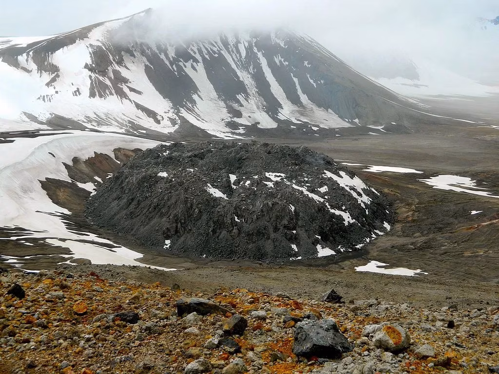my-virtual-journey-to-katmai-watching-bears-fish-from-afar-in-2025-image-3