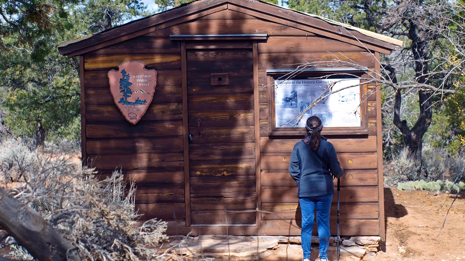 sign-wars-and-qr-codes-the-bizarre-battle-over-information-in-america-s-national-parks-in-2026-image-0