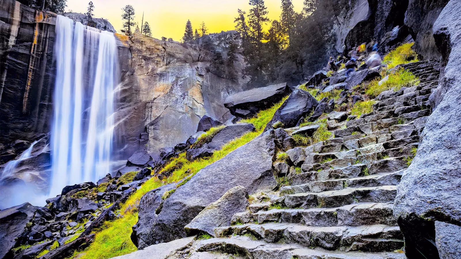 yosemite-s-mist-trail-a-famous-hike-that-demands-respect-image-0
